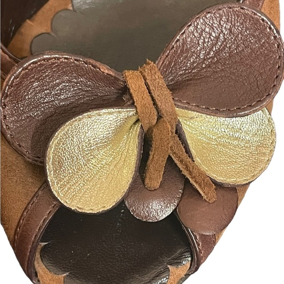 Vintage Moschino Cheap and
Chic Suede Bow Pumps size 37(7) - Picture 6 of 13